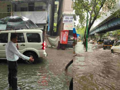 Heavy rain in Thane; The protective wall fell in Siddheshwar Lake area! | ठाण्यात जोरदार पावसाची हजेरी; सिध्देश्वर तलाव परिसरात संरक्षक भिंत पडली!