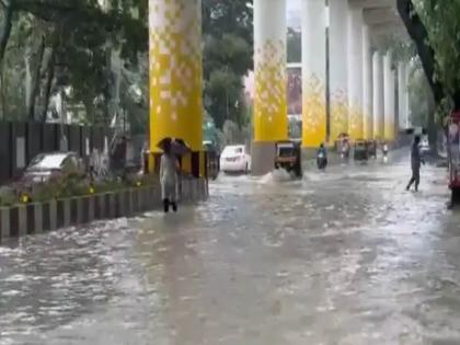 Two killed due to rain in Thane district | ठाण्यात दाेन बळी; रायगडला १ ठार Two killed due to rain in Thane district | ठाण्यात दाेन बळी; रायगडला १ ठार