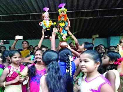 In Silverp, the bride's doll was in the wedding ceremony | चांदीपमध्ये बाहुला बाहुलीचा विवाह सोहळा थाटात