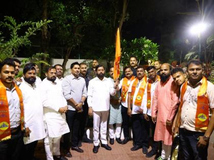 Entry of office bearers of Uddhav thackeray group from Uran into Shiv Sena | उरण येथील उबाठा गटाच्या पदाधिकाऱ्यांचा शिवसेनेत प्रवेश; मुख्यमंत्री शिंदे यांनी त्यांचे पक्षात स्वागत केले