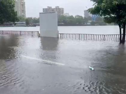 Thane: Upvan Lake in Thane overflows after two days of heavy rains | Thane: दोन दिवसांच्या मुसळधार पावसाने ठाण्यातील उपवन तलाव ओव्हरफ्लो