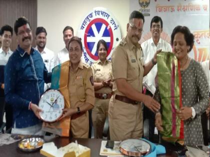 Jijau's sisterhood is complete with her female sisters in the transport department in thane | वाहतूक विभागातील महिला भगिनींसोबत जिजाऊची भाऊबीज संपन्न