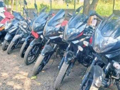 Six motorcycles stolen in two days in Bhiwandi; The police system is helpless in preventing the increasing incidents of vehicle theft | भिवंडीत दोन दिवसात सहा मोटर सायकलींची चोरी; वाढत्या वाहन चोरीच्या घटना रोखण्यात पोलीस यंत्रणा हतबल