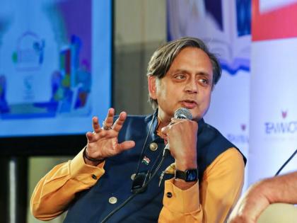 Congress President Election Shashi Tharoor says Congress and Gandhi Family shares same DNA | Congress President Election: गांधी कुटुंब आणि काँग्रेसचा DNA एकच- Shashi Tharoor यांचे महत्त्वाचे विधान