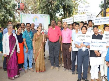 The Literary Dindi introduces the Conference of Environmental Literature | जळगाव येथे साहित्य दिंडीने पर्यावरण साहित्य संमेलनाला सुरुवात