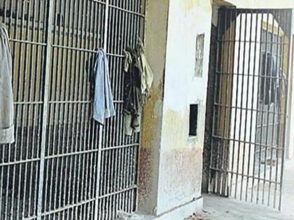 The State Human Rights Commission has directed the government to fill the vacant posts in the jails | कैद्यांच्या मानवी हक्कावर गदा, कारागृहातील रिक्त पदे भरा, राज्य मानवी हक्क आयोगाचे शासनाला निर्देश