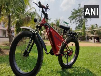 assam make in india innovation theft proof means anti theft e cycle with alarm gps by samrat nath | सायकल चोरी झाली म्हणून  YouTube वर शिकून बनवली Anti-Theft E-Cycle