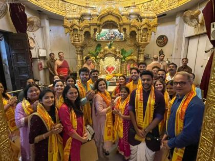 Completed 200 episodes of 'Tharla Tar Mag', the team celebrated by having Bappa's darshan at Siddhivinayak temple. | 'ठरलं तर मग'चे २०० भाग पूर्ण, सिद्धीविनायक मंदिरात बाप्पाचं दर्शन घेत टीमने साजरा केला आनंद