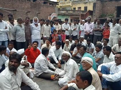 'Swabhimani' stance for the subsidy | बोंड अळीच्या अनुदानासाठी 'स्वाभीमानी'चा ठिय्या