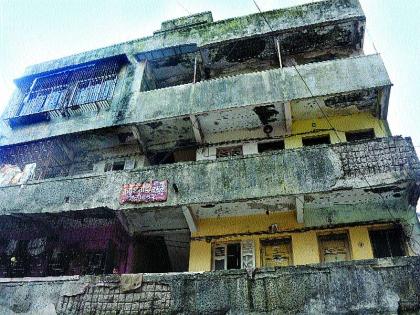 5052 dangerous buildings in four cities | चार शहरांत 5052 धोकादायक इमारती