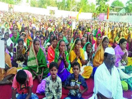 Thousands of devotees of Shrikhetra Taki Pithar | श्रीक्षेत्र टाकीपठार येथे हजारो भक्तांची मांदियाळी