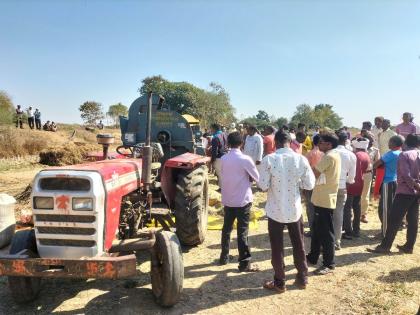 Labour trapped in thresher while threshing tur, died on the spot | तुरीची मळणी करताना मजूर थ्रेशरमध्ये सापडला, जागीच मृत्यू