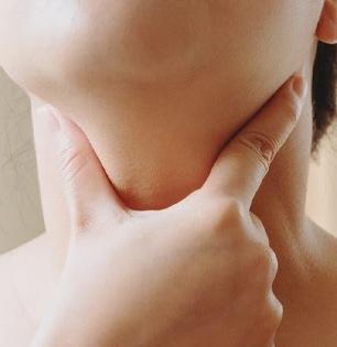 थायरॉईडमुळे गळ्याला सूज आली? पोषणतज्ज्ञांचा सल्ला- २ गोष्टी करा, काळजी नको उपाय करा...