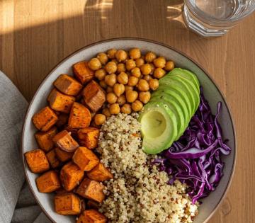 Health Tips: थायरॉईडमुळे वाढलेले वजन आणि थकवा होईल दूर! आहारात सामील करा 'हे' ६ पदार्थ