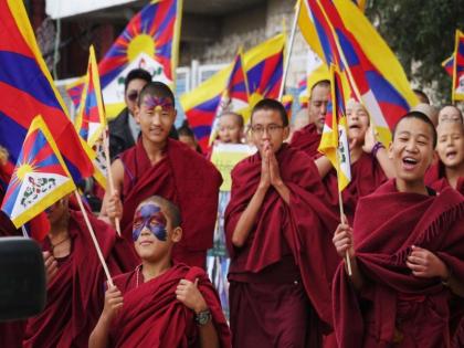 Tibetan, Jewish, Chakma, refugees from many migratory communities given by Sindhi to Rohingya | तिबेटी, ज्यू, चकमा, सिंधींपासून रोहिंग्यांपर्यंत भारताने दिला अनेक स्थलांतरित समुदायांना आश्रय