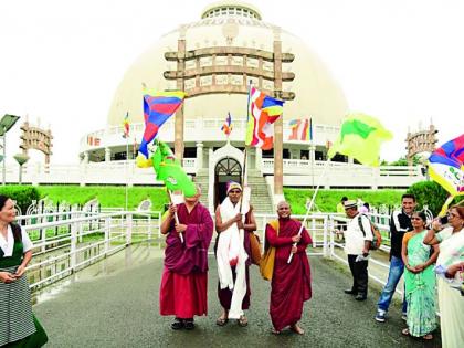 Dham padyatra leaves for Tibet's release | तिबेटच्या मुक्तीसाठी धम्म पदयात्रा रवाना 