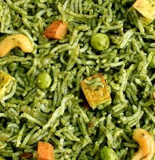 Tiffin Box Recipe: शाळेच्या डब्यासाठी करा १० मिनिटांत हॉटेलसारखा पालक- पनीर राईस, मुलांसाठी पौष्टिक- टेस्टी रेसिपी