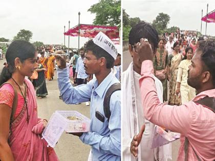 Jobless youth is looking for 'Vitthal' as a success, the work of applying forehead tila for four paise | बेरोजगार तरुणाई शोधतेय यशरूपी ‘विठ्ठल’, चार पैशांसाठी कपाळी टिळा लावण्याचे काम