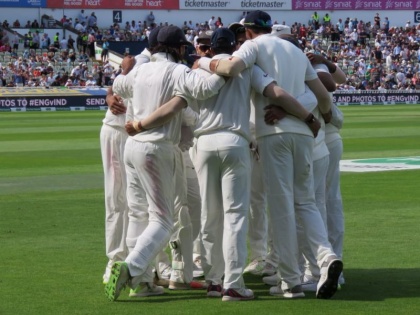India vs Englad 1st Test: England's first innings end up in just two runs | India vs Englad 1st Test: फक्त दोन धावांत इंग्लंडचा संघ परतला तंबूत