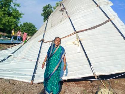 Widespread stormy rain in Sillod taluka; tinpatra on many houses were blown off, walls fell... | सिल्लोड तालुक्यात सर्वदूर वादळीवाऱ्यासह पाऊस; अनेक घरांवरील पत्रे उडाली, भिंती पडल्या...