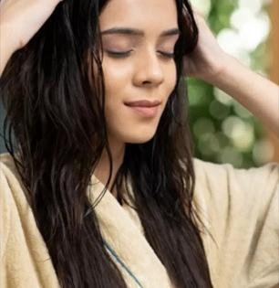 तेलात ५ गोष्टी मिसळून केसांना लावा, केस वाढतील भरभर आणि खर्च ५ रुपयांपेक्षाही कमी!