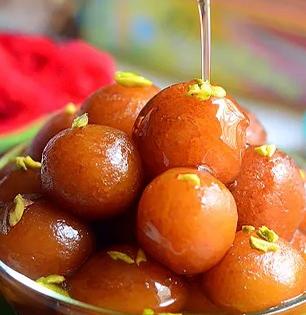 तोंडात टाकताच विरघळणारे कापसाहून हलके गुलाबजाम करा घरीच! ६ टिप्स-विकतचे गुलाबजाम विसरुन जाल...