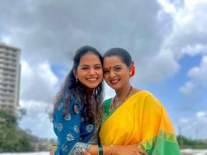 Sara kahi tichyasathi fame khushboo tawde celebrates Rakshabandhan with her sister titiksha tawde | पहिली राखी देवाला, दुसरी राखी बाबांना अन् तिसरी राखी.. खुशबू आणि तितिक्षाचं असं साजर करतात रक्षाबंधन