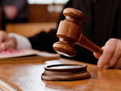 Claim cost of 50,000 on the husband who broke the law and attacked on the court itself | हायकोर्टात पतीच्या उलट्या बोंबा, ठोठावला ५० हजारांचा दावा खर्च