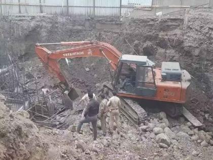 Two dead, one injured during construction in Thane | ढिगाऱ्यातून गाठले मृत्यूने...ठाण्यात बांधकामादरम्यान दोघांचा मृत्यू, एक जखमी