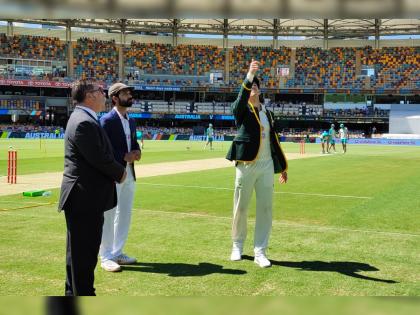 India vs Australia, 4th Test : आर अश्विन, जसप्रीत बुमराह नाही; चौथ्या कसोटीत दोन पदार्पणवीर घेऊन मैदानावर उतरली टीम इंडिया