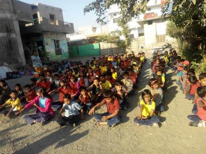 Students take oath of tobaco free Maharashtra in Washim |  वाशिमच्या एमएसई स्कूलमध्ये विद्यार्थ्यांनी घेतली महाराष्ट्र तंबाखुमूक्त करण्याची शपथ 