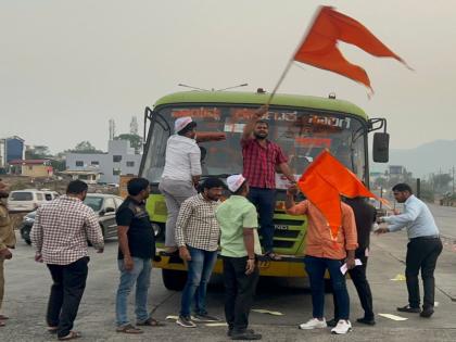 Cars from Karnataka left at Khed Sivapur toll booth in Pune | पुण्यातील खेड शिवापूर टोल नाक्यावर कर्नाटकच्या गाड्यांची हवा सोडली