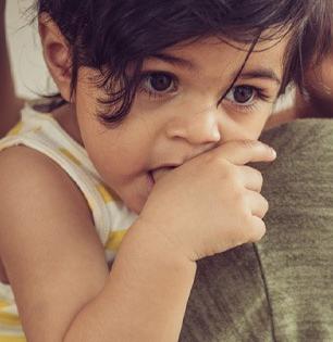 मुलं वारंवार तोंडात बोट घालतात- अंगठा चोखतात? ३ सोपे उपाय - मुलांची सवय लगेच सुटेल..