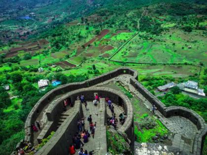 The sky is clear plan to go for a walk Suitable climate for trekking in maharashtra | झाले मोकळे आकाश..., फिरायला जाण्याचा प्लान करा झकास! भटकंतीसाठी उपयुक्त हवामान