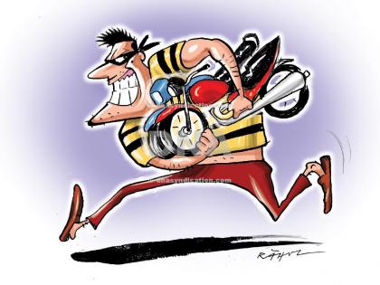 Two-wheeler robbery; two arrested | दुचाकी चोरणारे दोघे ताब्यात Two-wheeler robbery; two arrested | दुचाकी चोरणारे दोघे ताब्यात