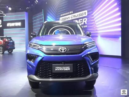 Toyota Urban Cruiser Hyryder unveiled; bookings open, price mileage features and other details  | नवीन Toyota HyRyder लाँच; पेट्रोल बचत करणारी कार!