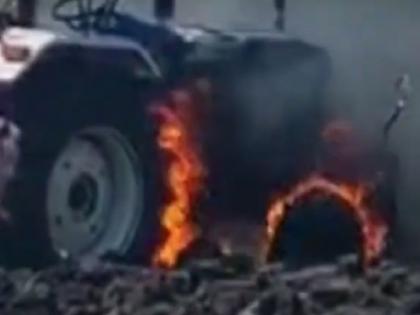 A tractor caught fire during cultivation near Sangliwadi | Sangli News: शेतात सुरू होते मशागतीचे काम, नांगरणी करणाऱ्या ट्रॅक्टरने घेतला अचानक पेट