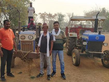 Revenue team seizes sand smuggling tractor; driver run away the seized tractor from the Tehsil office | रेतीचा ट्रॅक्टर जप्त झाला, चालकाने पळवून नेला