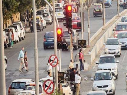 pune news red signal rhythm is big, no accident loss; Long queues of vehicles in Pimple Saudagar | लाल सिग्नल लय मोठा,वाहनांच्या लांबलचक रांगा;पिंपळे सौदागरमध्ये वाहतूक कोंडी