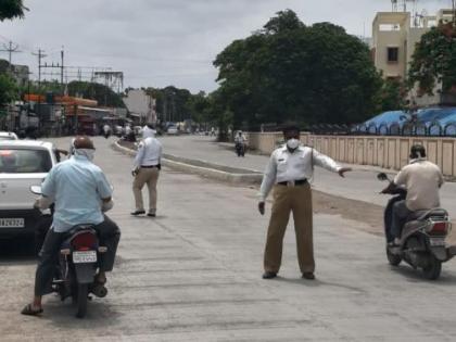 Khamgaon police leader in action against unruly vehicles | बेशिस्त वाहनांवर कारवाईत खामगाव पोलीस अग्रेसर 