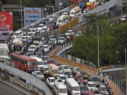 Traffic changes in the rock-soos bridge area | पुणे शहरातील वाहतुकीत बदल; प्रवास करण्याअगोदर 'ही' बातमी वाचा