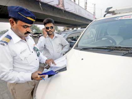 Don't be lax in following traffic rules - Ashutosh Dumbre | वाहतूकीचे नियम पाळण्यात कमीपणा बाळगू नका- आशुतोष डुंबरे