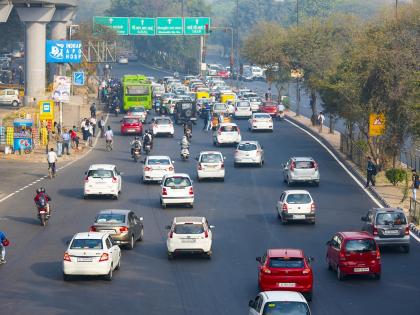 be careful while driving you will be imprisoned for ten years strict provision for heat and run cases | गाडी दामटताना सावधान, थेट दहा वर्षे घडेल तुरुंगवारी; हीट अँड रन प्रकरणांसाठी कडक तरतूद