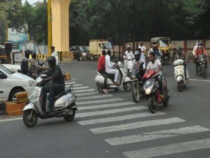 Receipt of fine on mobile in 5 minutes if traffic rules are violated; Police will take help of AI | Pune: वाहतुकीचे नियम मोडल्यास ५ मिनिटात दंडाची पावती मोबाईलवर; पोलीस घेणार AI ची मदत