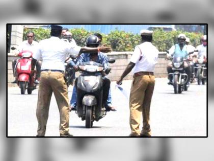 traffic rules challan for two wheelers if wearing half pants and slippers fine traffic police | Traffic Rules: चप्पल घालून बाईक चालवल्यावर हजार रूपये दंड, हाफ पँट घालून प्रवास केल्यास बसणार २ हजारांचा फटका