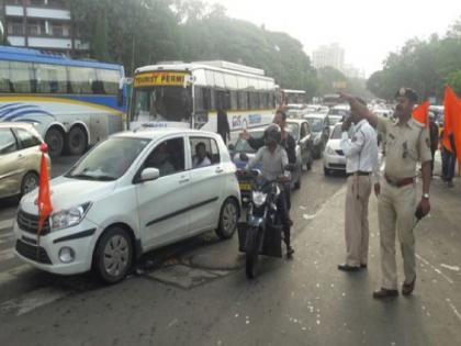 Traffic police drive against rickshaws, penal action against 612 people | रिक्षांविरोधात वाहतुक पोलिसांची मोहिम, ६१२ जणांवर दंडात्मक कारवाई