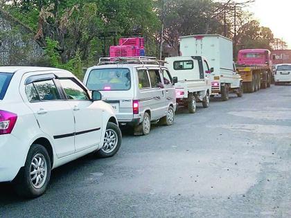 Chiplun-c ½ road: Traffic change, civil stricken-traffic congestion due to road work | चिपळूण-कºहाड रस्ता : वाहतुकीत बदल, नागरिक त्रस्त- कामामुळे वाहतूक कोंडी 