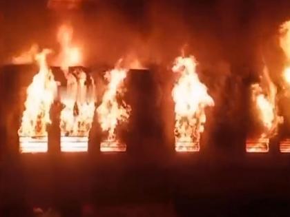 Lucknow-Rameswaram Train Fire: Lucknow-Rameswaram tourist train caught fire; Cylinder explosion, 9 passengers died | Video: लखनौ-रामेश्वरम टुरिस्ट ट्रेनला आग; सिलिंडरचा स्फोट, 9 जणांचा होरपळून मृत्यू