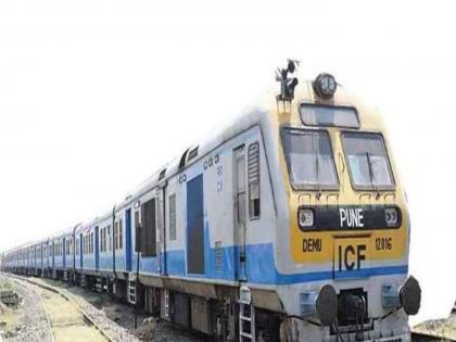pune news passengers in shock; A lot of inconvenience on Daund-Kedgaon-Pune railway route | प्रवाशांची कुचंबणा; दौंड-केडगाव-पुणे रेल्वे मार्गावर असुविधांचा डबा pune news passengers in shock; A lot of inconvenience on Daund-Kedgaon-Pune railway route | प्रवाशांची कुचंबणा; दौंड-केडगाव-पुणे रेल्वे मार्गावर असुविधांचा डबा