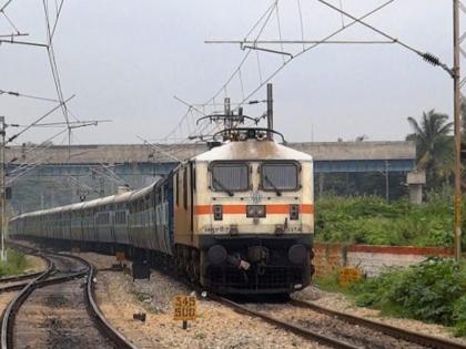 Coronavirus Lockdown: 6 routes of shramik special trains for migrant workers and students ajg | Coronavirus Lockdown: मजूर, विद्यार्थ्यांना घरी नेण्यासाठी 'या' सहा मार्गांवर धावणार ट्रेन, नाशिकही सज्ज